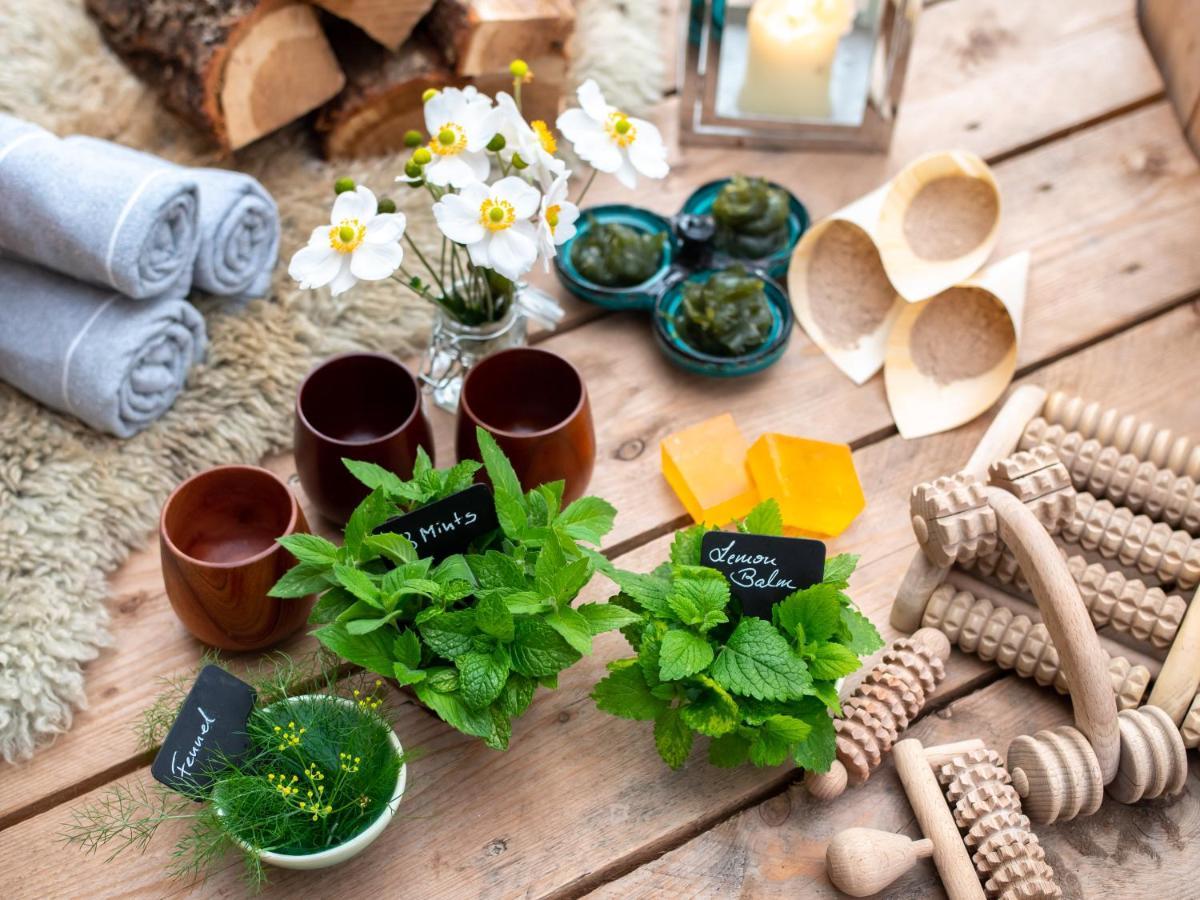 Country Cottage With Spa, Catering, Gardens, Nature Reserve Walks - Free Parking, Self Checkin Скънторп Екстериор снимка