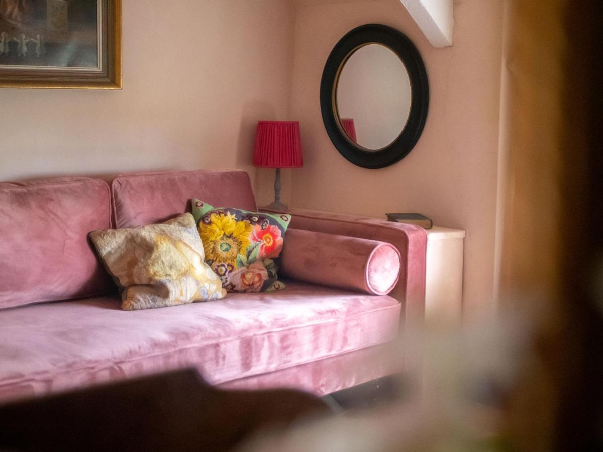Country Cottage With Spa, Catering, Gardens, Nature Reserve Walks - Free Parking, Self Checkin Скънторп Екстериор снимка
