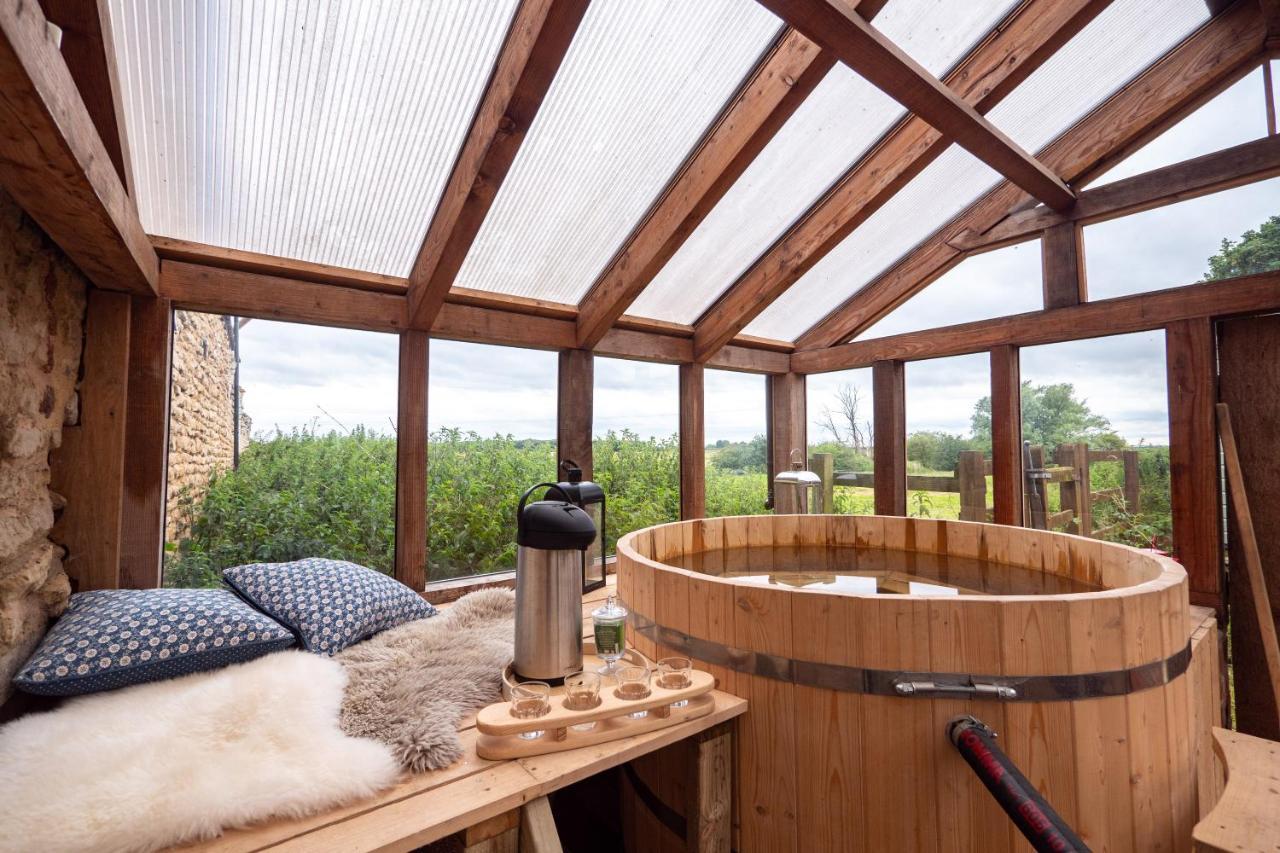 Country Cottage With Spa, Catering, Gardens, Nature Reserve Walks - Free Parking, Self Checkin Скънторп Екстериор снимка