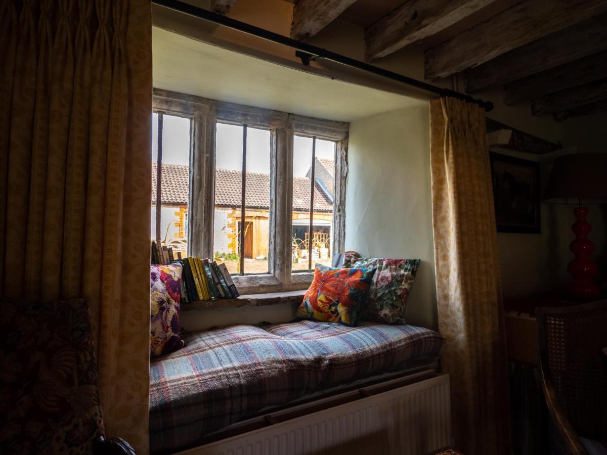 Country Cottage With Spa, Catering, Gardens, Nature Reserve Walks - Free Parking, Self Checkin Скънторп Екстериор снимка