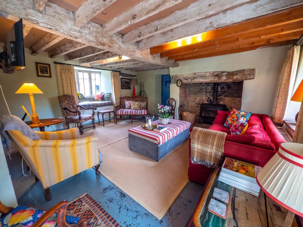 Country Cottage With Spa, Catering, Gardens, Nature Reserve Walks - Free Parking, Self Checkin Скънторп Екстериор снимка